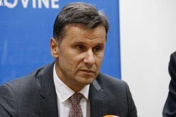 BiH: Novalić osuđen na četiri godine zatvora zbog nabavke respiratora iz Kine BiH: Novalić osuđen na četiri godine zatvora zbog nabavke respiratora iz Kine