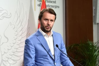 Konjević: Ima indicija da je 90 odsto cigareta išlo u šverc, smjena Miloševića vjerovatno preksjutra Konjević: Ima indicija da je 90 odsto cigareta išlo u šverc, smjena Miloševića vjerovatno preksjutra