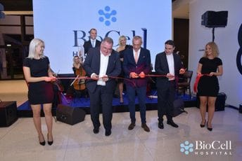 Beograd: Otvorena klinika Džihana Abazovića i partnerke Ane Brnabić Beograd: Otvorena klinika Džihana Abazovića i partnerke Ane Brnabić