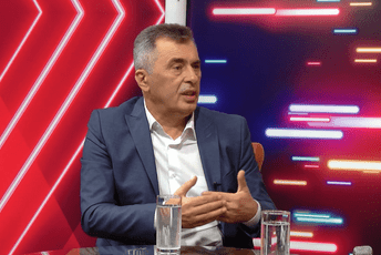 Đukanović: Radnici Željezare opravdano nezadovoljni, razgovori sa vlasnikom biće nastavljeni za par dana Đukanović: Radnici Željezare opravdano nezadovoljni, razgovori sa vlasnikom biće nastavljeni za par dana