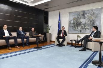 Abazović sa Odborom direktora To Montenegro: Razvijati avio-kompaniju da bi Crna Gora bila povezana sa svijetom i izvan turističke sezone Abazović sa Odborom direktora To Montenegro: Razvijati avio-kompaniju da bi Crna Gora bila povezana sa svijetom i izvan turističke sezone