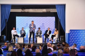 Vuković: Uvijek smo s ljudima razgovarali otvoreno, iskreno i pošteno, zato nastavljamo dalje Vuković: Uvijek smo s ljudima razgovarali otvoreno, iskreno i pošteno, zato nastavljamo dalje