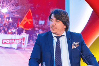 Radović: DF vrši pritisak na zaposlene u državnim preduzećima, prisiljeni su na terenski rad u kampanji Radović: DF vrši pritisak na zaposlene u državnim preduzećima, prisiljeni su na terenski rad u kampanji