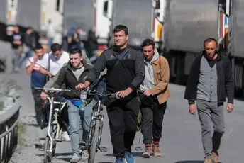 Forbs: Rusiju za dvije sedmice napustilo skoro milion ljudi Forbs: Rusiju za dvije sedmice napustilo skoro milion ljudi