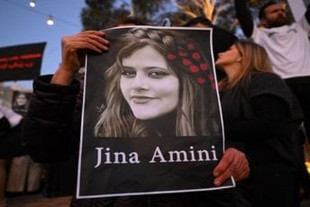 Državna iranska televizija: Mahsa Amini preminula zbog bolesti, a ne od prebijanja Državna iranska televizija: Mahsa Amini preminula zbog bolesti, a ne od prebijanja