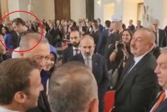 Napušten i sam: Dok evropski lideri razgovaraju, Vučiću društvo pravi - telefon Napušten i sam: Dok evropski lideri razgovaraju, Vučiću društvo pravi - telefon