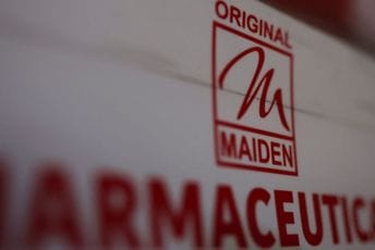 Policija u Gambiji istražuje smrtne slučajeve djece povezane sa sirupom za kašalj Policija u Gambiji istražuje smrtne slučajeve djece povezane sa sirupom za kašalj