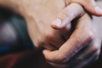 Bijele mrlje na noktima mogu da budu znak bolesti Ilustracija