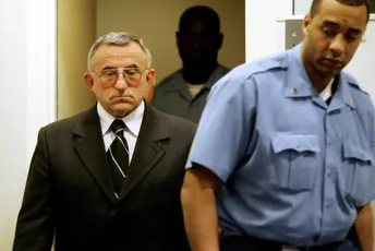 Pahomije odlikovao haškog osuđenika Vladimira Lazarevića Pahomije odlikovao haškog osuđenika Vladimira Lazarevića