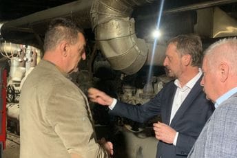 Kovačević obišao kotlarnicu u Skerlićevoj: Uskoro prva peć na pelet u Skupštini opštine Kovačević obišao kotlarnicu u Skerlićevoj: Uskoro prva peć na pelet u Skupštini opštine