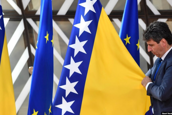 Brisel će vjerovatno uslovno preporučiti kandidatski status za BiH Brisel će vjerovatno uslovno preporučiti kandidatski status za BiH