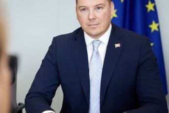 Iako je Kurti pravosnažno osuđivan, Adžić tvrdi da nije "formalno-pravno osuđivan" Iako je Kurti pravosnažno osuđivan, Adžić tvrdi da nije "formalno-pravno osuđivan"