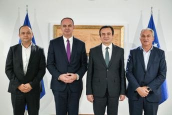 Đeljošaj sa Kurtijem: Razgovarali o mogućnostima produbljivanja institucionalne saradnje Đeljošaj sa Kurtijem: Razgovarali o mogućnostima produbljivanja institucionalne saradnje