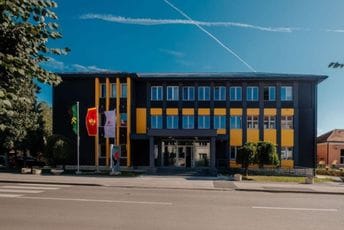 Traže povećanje plate za 12,4 odsto Traže povećanje plate za 12,4 odsto