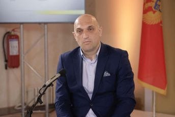 Abdić: Abazovićev ćorak - novi nivo šarlatanstva