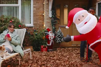 (VIDEO) Pogledajte prvu božićnu reklamu ove godine: „Potpuna ludost“