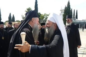 Joanikije vodi Porfirija do "trona" Joanikije vodi Porfirija do "trona"