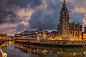 Mjesto vrhunskog fudbala i provoda: Kako je trgovački grad postao turistički centar Mjesto vrhunskog fudbala i provoda: Kako je trgovački grad postao turistički centar