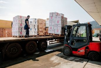 Tužilaštvo ispituje da li je iz Luke Bar prokrijumčareno čak 20 šlepera cigareta Tužilaštvo ispituje da li je iz Luke Bar prokrijumčareno čak 20 šlepera cigareta