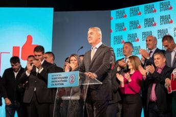 Đukanović: CG danas država koja nema odgovornog domaćina, realno je da ćemo u sljedećih šest mjeseci obaviti izborni ciklus Đukanović: CG danas država koja nema odgovornog domaćina, realno je da ćemo u sljedećih šest mjeseci obaviti izborni ciklus