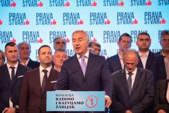 Đukanović: Agoniju ćemo prekinuti izborima, Abazović političkim bezobrazlukom želi da prikrije svoja štetočinstva Đukanović: Agoniju ćemo prekinuti izborima, Abazović političkim bezobrazlukom želi da prikrije svoja štetočinstva