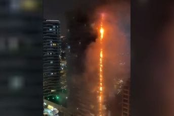 Požar zahvatio zgradu od 24 sprata u Istanbulu, stanari evakuisani Požar zahvatio zgradu od 24 sprata u Istanbulu, stanari evakuisani