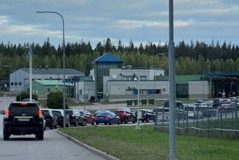 Bježite, ovdje ne ostajte! Bježite, ovdje ne ostajte!