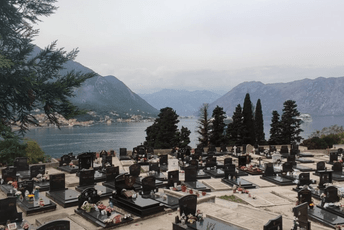 Premjestili grobno mjesto bez znanja vlasnika Na ulazu u groblje u posljednje vrijeme „niču“ nova grobna mjesta