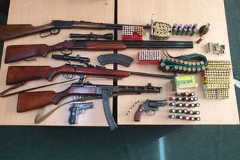 Policija u Nikšiću oduzela oružje, municiju i ručnu bombu Policija u Nikšiću oduzela oružje, municiju i ručnu bombu