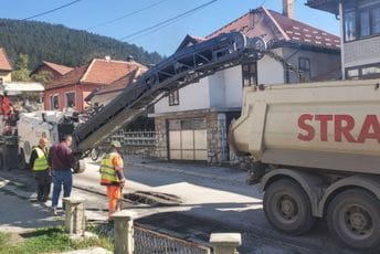 Pljevlja: Počelo asfaltiranje gradskih saobraćajnica Pljevlja: Počelo asfaltiranje gradskih saobraćajnica