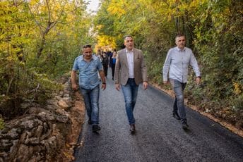 Na inicijativu mještana obnovljen stari put za Kuče koji povezuje Donju i Gornju Vrbicu Na inicijativu mještana obnovljen stari put za Kuče koji povezuje Donju i Gornju Vrbicu