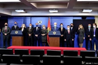 Vlada Zdravka Krivokapića na ugovore o djelu potrošila 11,1 milion eura Vlada Zdravka Krivokapića na ugovore o djelu potrošila 11,1 milion eura