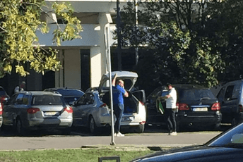 URA zloupotrijebila službeno vozilo Skupštine u predizborne svrhe URA zloupotrijebila službeno vozilo Skupštine u predizborne svrhe