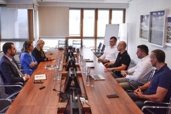 Telekomu nagrada Privredne komore za inovativnost za eTrust usluge povjerenja Telekomu nagrada Privredne komore za inovativnost za eTrust usluge povjerenja