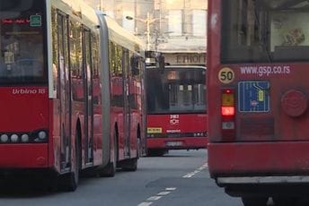 Beograd: Tinejdžer ispao iz autobusa, životno ugrožen Ilustracija