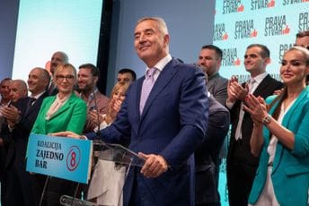 Đukanović: Ne dopustimo da avanturisti i neznalice ugrožavaju našu evropsku budućnost Đukanović: Ne dopustimo da avanturisti i neznalice ugrožavaju našu evropsku budućnost