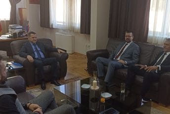 Ministarstvo prosvjete: Razmotrićemo ponudu EPCG za projekat Solari 3000+ Ministarstvo prosvjete: Razmotrićemo ponudu EPCG za projekat Solari 3000+