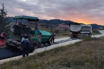 Počelo asfaltiranje lokalnih i nekategorisanih puteva: Milion eura za poboljšanje seoske putne infrastrukture Počelo asfaltiranje lokalnih i nekategorisanih puteva: Milion eura za poboljšanje seoske putne infrastrukture