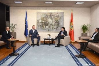 Abazović sa Sindikatom: Država nije gluva na zahtjeve pripadnika UP Abazović sa Sindikatom: Država nije gluva na zahtjeve pripadnika UP