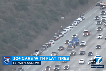 (VIDEO) Više od 30 vozila na auto-putu probušilo gume u isto vrijeme (VIDEO) Više od 30 vozila na auto-putu probušilo gume u isto vrijeme