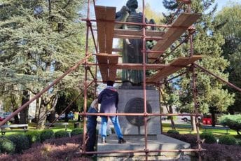Cetinje: Počela restauracija spomenika Ivanu Crnojeviću Cetinje: Počela restauracija spomenika Ivanu Crnojeviću