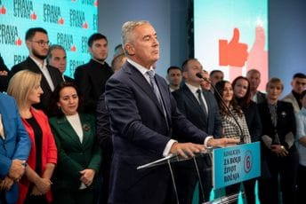 Đukanović: Ubijeđen sam da ćemo doći do još jedne značajne pobjede u Rožajama Đukanović: Ubijeđen sam da ćemo doći do još jedne značajne pobjede u Rožajama