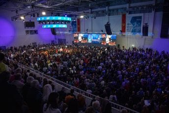 Vuković: Pobijedićemo kako bi sunce koje će u nedjelju obasjati naš grad uskoro ogrijalo i cijelu Crnu Goru Vuković: Pobijedićemo kako bi sunce koje će u nedjelju obasjati naš grad uskoro ogrijalo i cijelu Crnu Goru