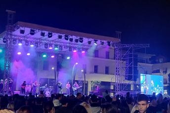 (FOTO/VIDEO) Džiboni nastupio na Trgu nezavisnosti: Podgorica slavila ljubav, odanost i zahvalnost