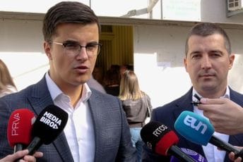 Šaranović: Vukoviću, pustite se trikova, farsičnih konsultacija i glumljenja demokratičnosti Šaranović: Vukoviću, pustite se trikova, farsičnih konsultacija i glumljenja demokratičnosti