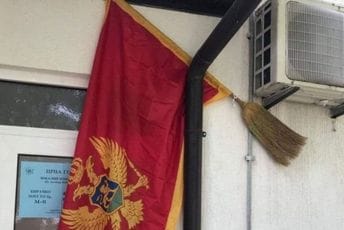 OIK Kolašin: Fotografija zastave na metli nije sa teritorije ove opštine OIK Kolašin: Fotografija zastave na metli nije sa teritorije ove opštine