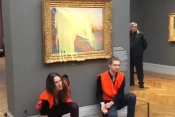 Još jedan napad aktivista na umjetnost: Gađali Moneovu sliku pire krompirom Još jedan napad aktivista na umjetnost: Gađali Moneovu sliku pire krompirom