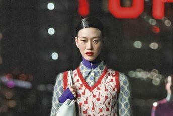 Povratak štreberskog modela popularnog u osamdesetim Povratak štreberskog modela popularnog u osamdesetim