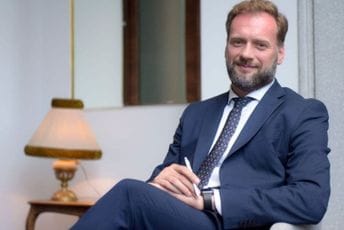 Banožić: Što prije se riješite političara koji rade na politici sukoba i haosa Banožić: Što prije se riješite političara koji rade na politici sukoba i haosa