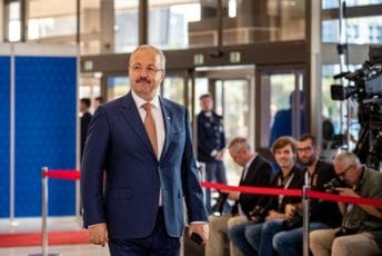 Rumunski ministar odbrane podnio ostavku zbog neslaganja sa predsjednikom države Rumunski ministar odbrane podnio ostavku zbog neslaganja sa predsjednikom države